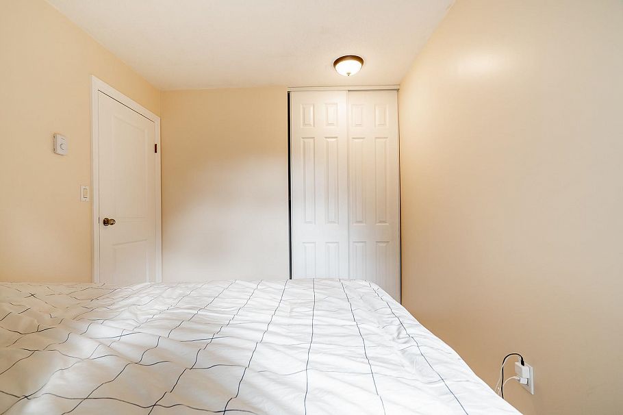 42 900 W 17th Street North Vancouver, BC - 16