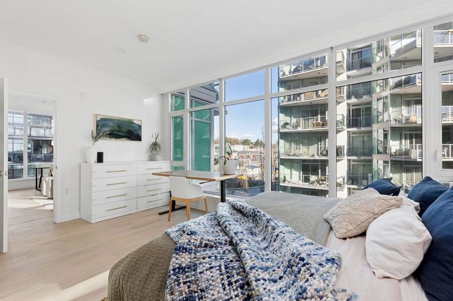 409 185 Victory Ship Way North Vancouver, BC - 15
