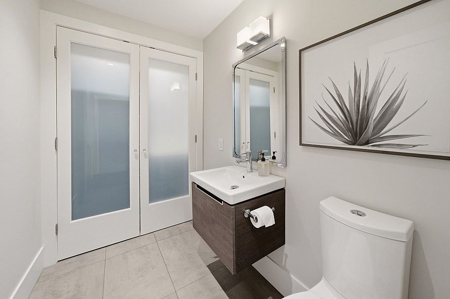 308 E 6th Street North Vancouver, BC - 25