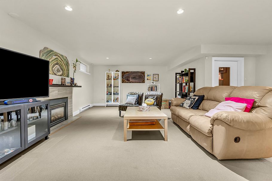 1549 W 33 Avenue Vancouver, BC - 16