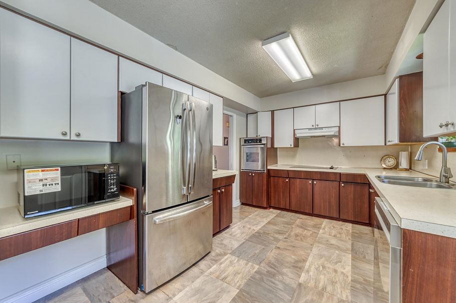 4902 Ranger Avenue North Vancouver, BC - 5