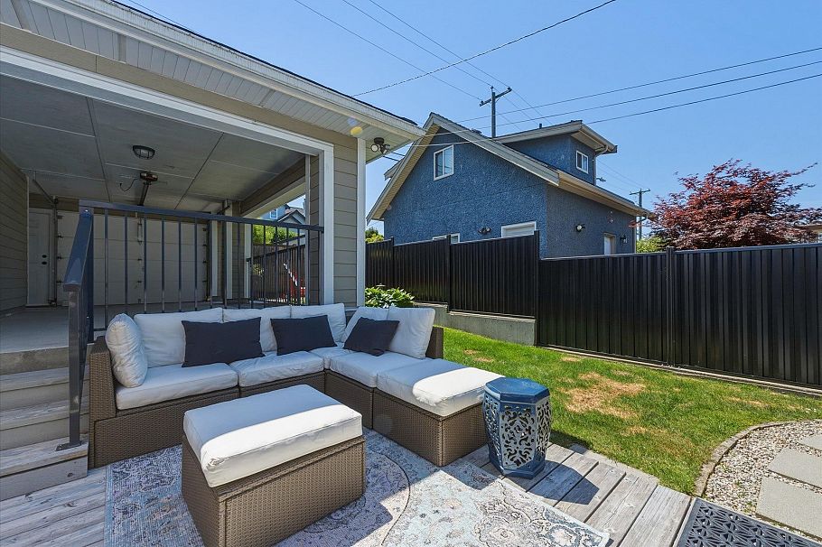2614 Parker Street Vancouver, BC - 35