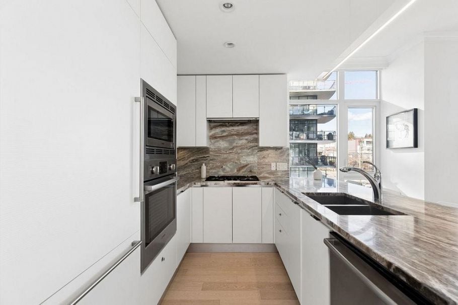 409 185 Victory Ship Way North Vancouver, BC - 3