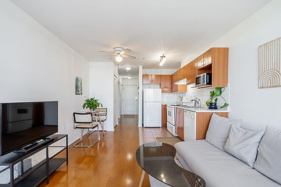PH6 6991 Victoria Drive Vancouver, BC - 16