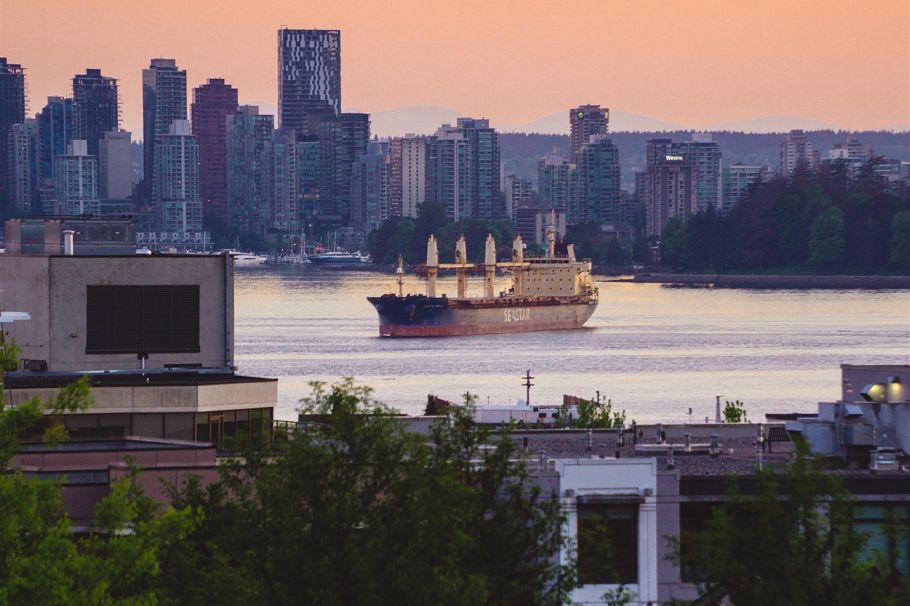 208 177 W 3rd Street North Vancouver, BC - 32