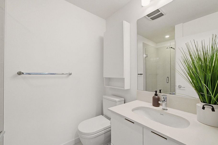 307 733 W 3rd Street North Vancouver, BC - 19