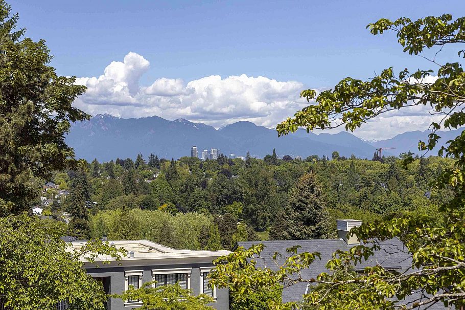 1986 W 35th Avenue Vancouver, BC - 25