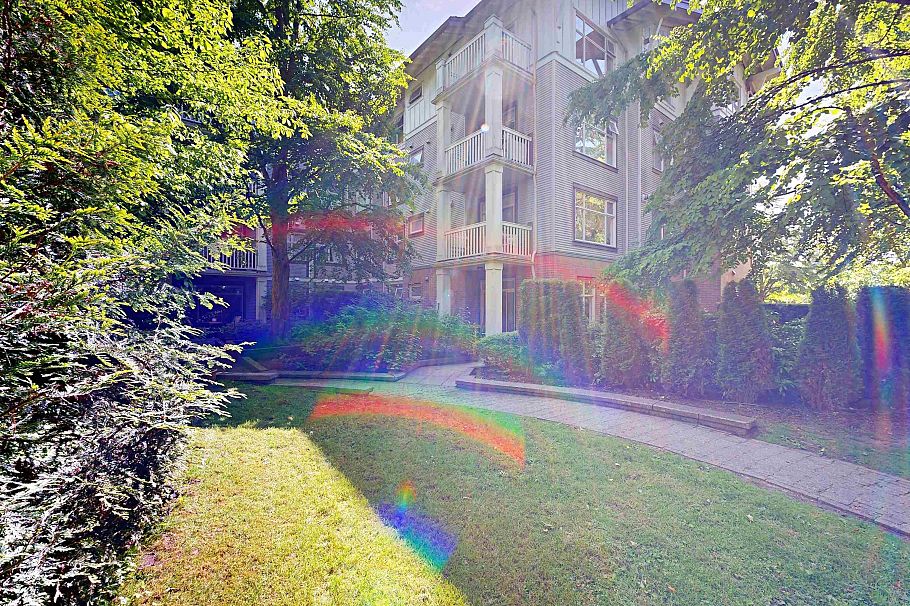 211 2083 W 33rd Avenue Vancouver, BC - 36