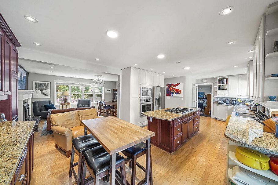 230 W 22nd Street North Vancouver, BC - 9