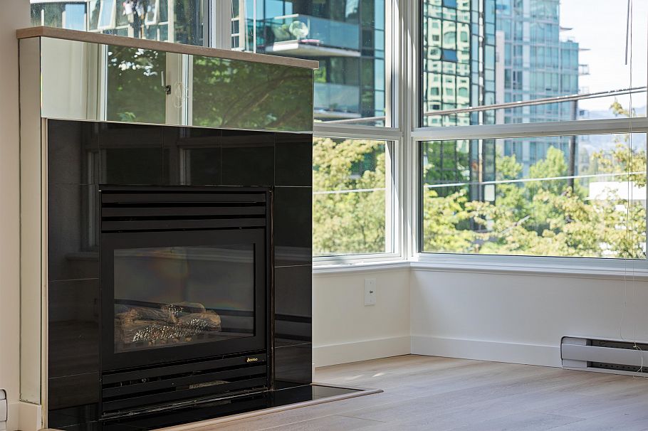 305 1328 W Pender Street Vancouver, BC - 30