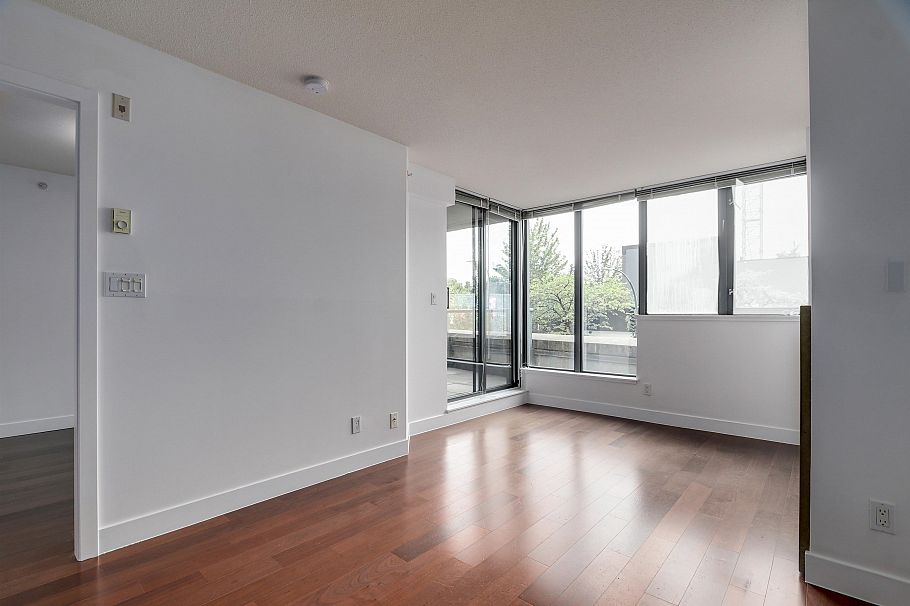 221 3228 Tupper Street Vancouver, BC - 4