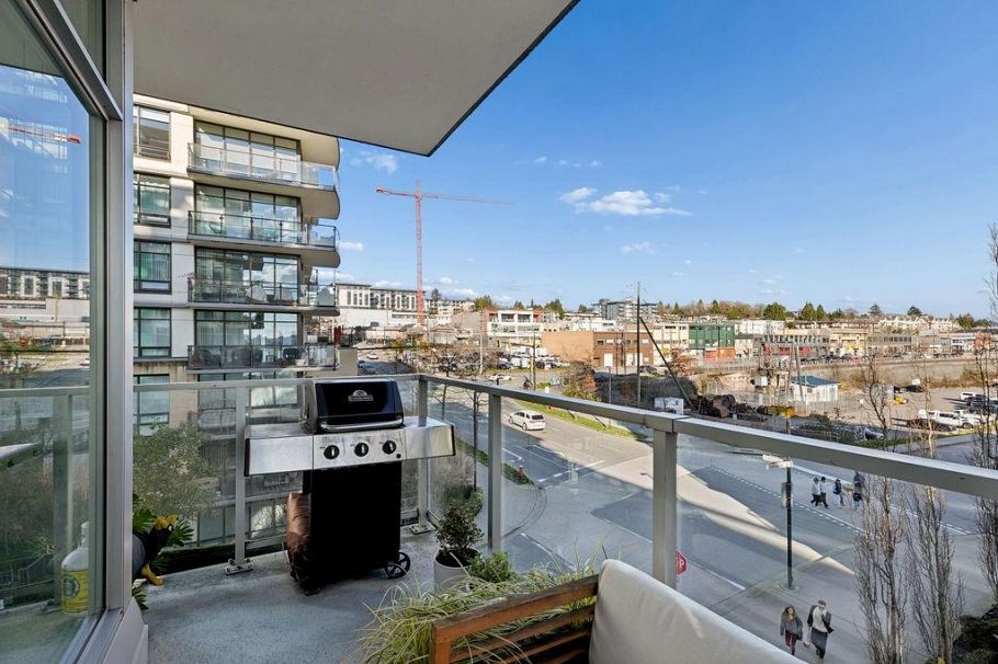 409 185 Victory Ship Way North Vancouver, BC - 24