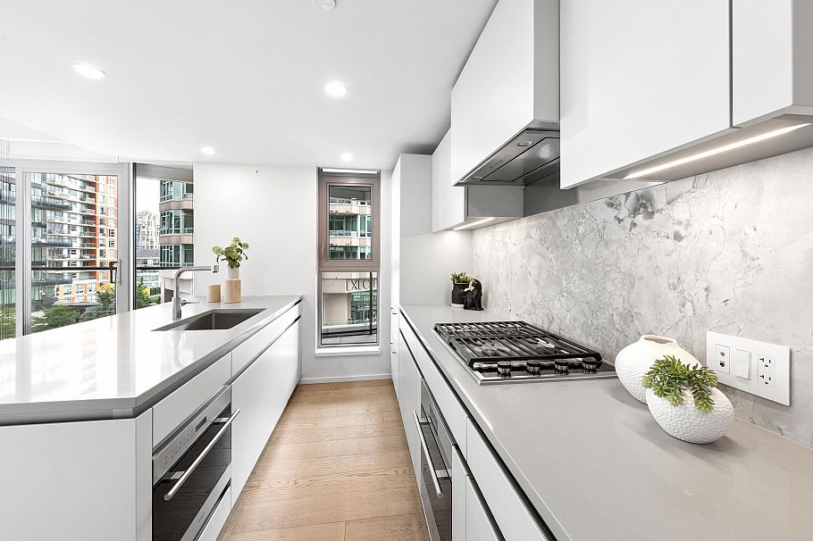 1107 889 Pacific Street Vancouver, BC - 1