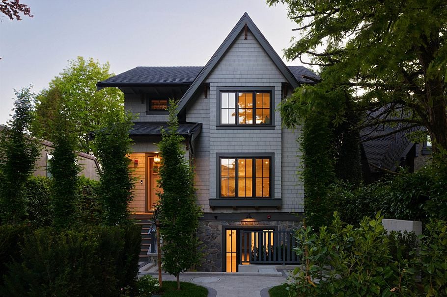 5591 Mackenzie Street Vancouver, BC - 1