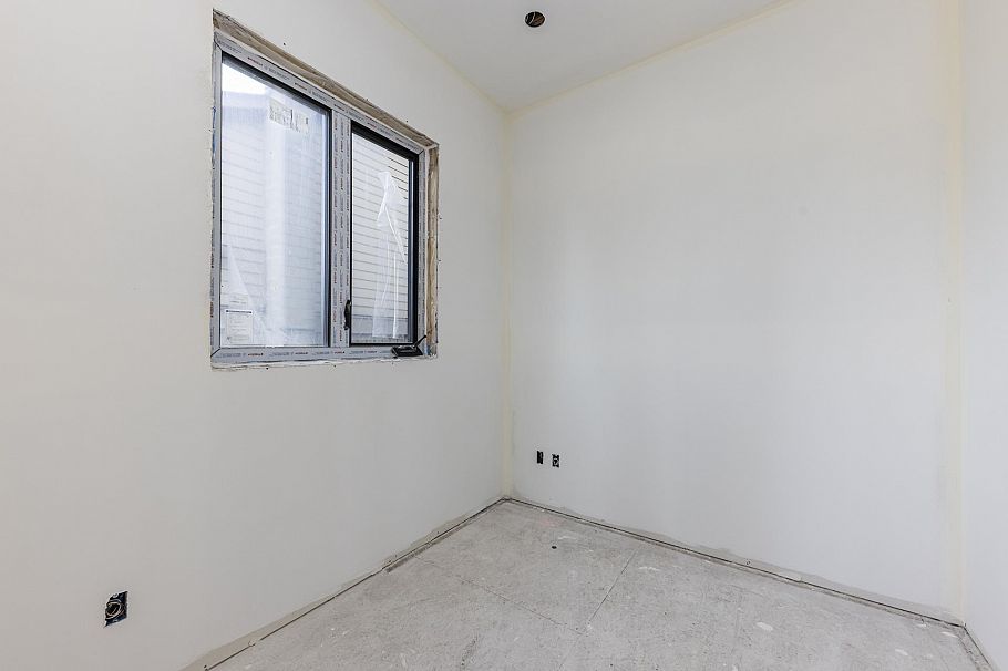 258 E 21st Street North Vancouver, BC - 10
