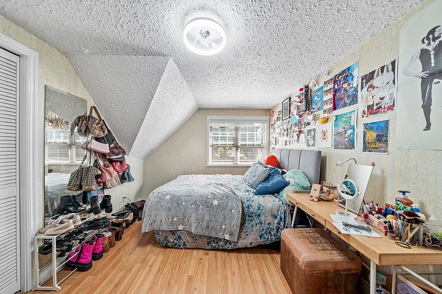 230 W 22nd Street North Vancouver, BC - 14
