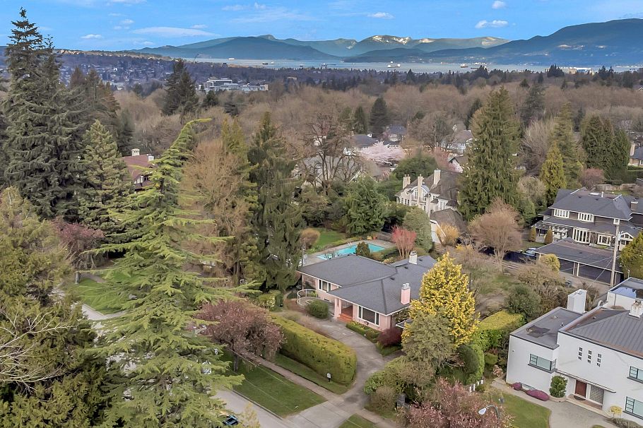 1549 W 33 Avenue Vancouver, BC - 37