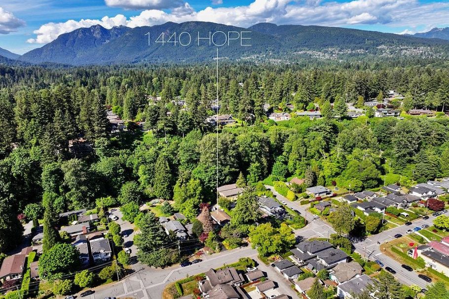 1440 Hope Road North Vancouver, BC - 24