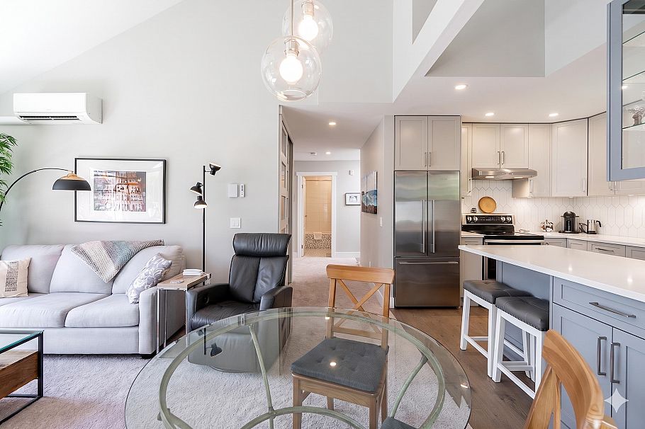 306 1535 Chesterfield Avenue North Vancouver, BC - 13