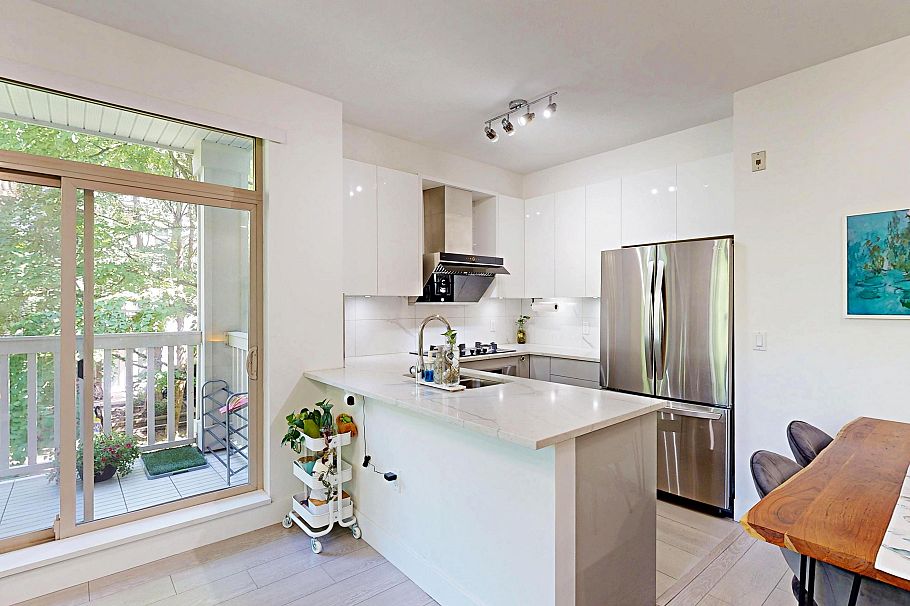 211 2083 W 33rd Avenue Vancouver, BC - 14
