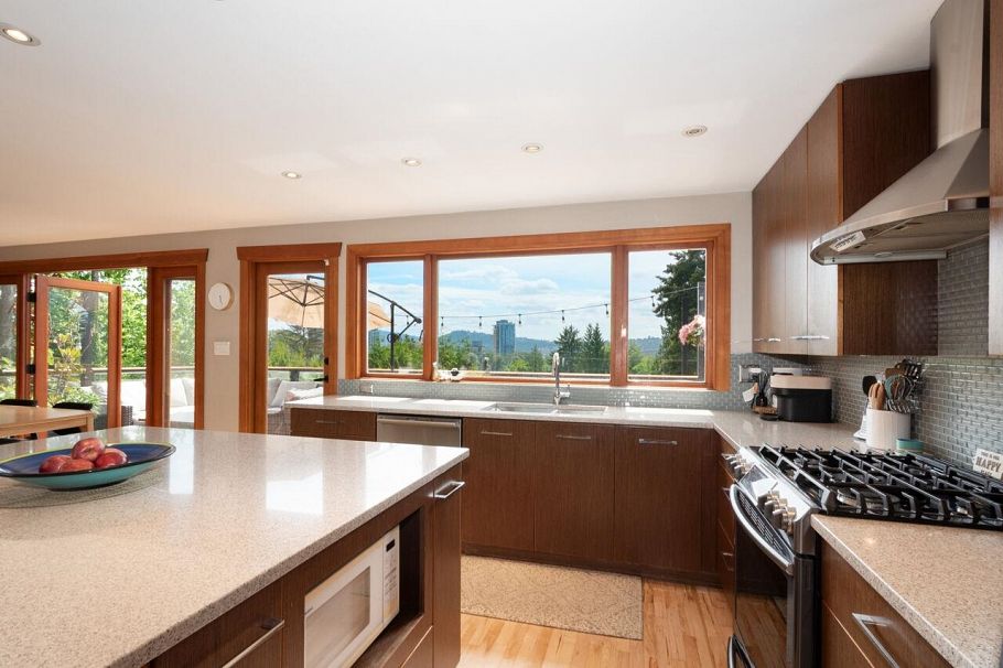 1185 Cloverley Street North Vancouver, BC - 13