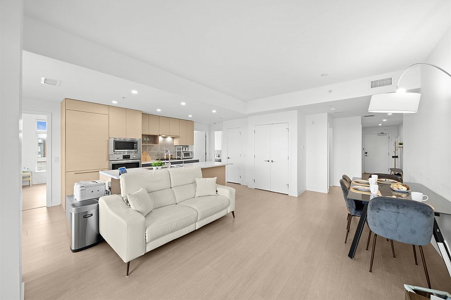 301 8888 Osler Street Vancouver, BC - 1