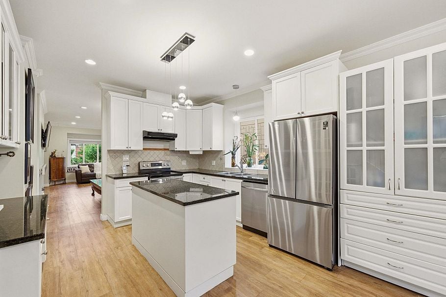 562 W Keith Road North Vancouver, BC - 6