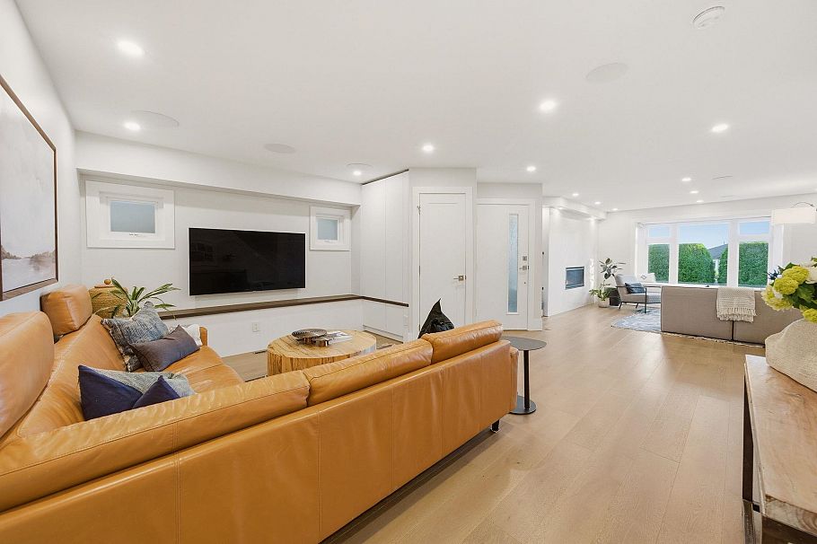 308 E 6th Street North Vancouver, BC - 23