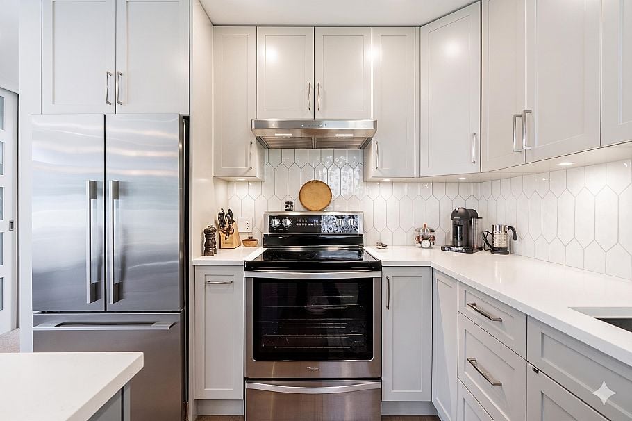 306 1535 Chesterfield Avenue North Vancouver, BC - 4
