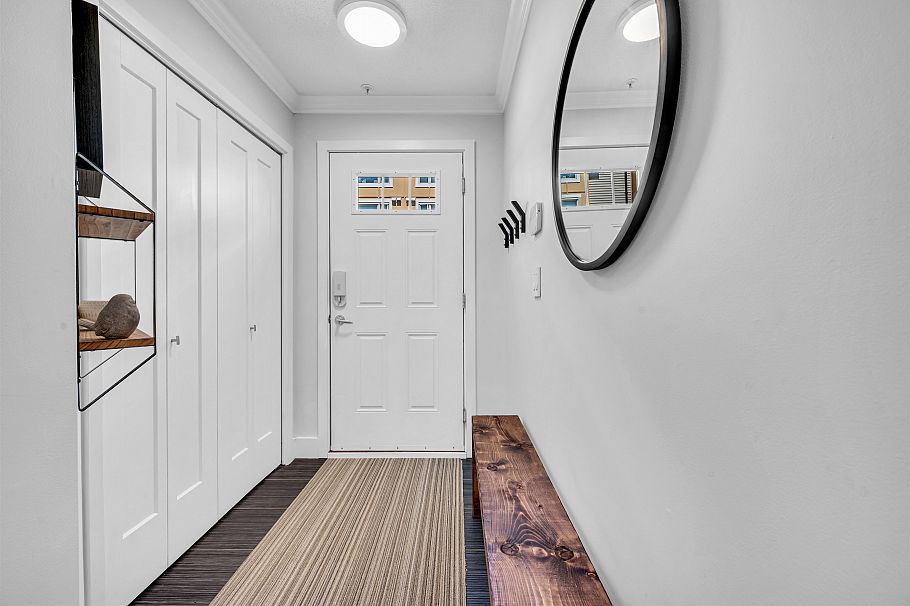 74 728 W 14th Street North Vancouver, BC - 9