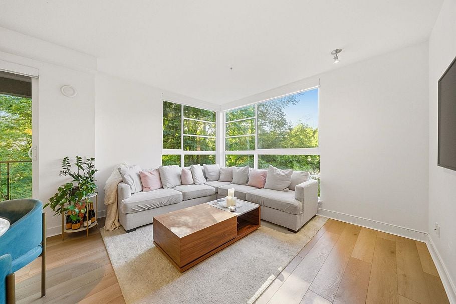 307 733 W 3rd Street North Vancouver, BC - 3