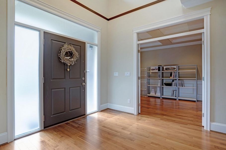 4986 Shirley Avenue North Vancouver, BC - 4