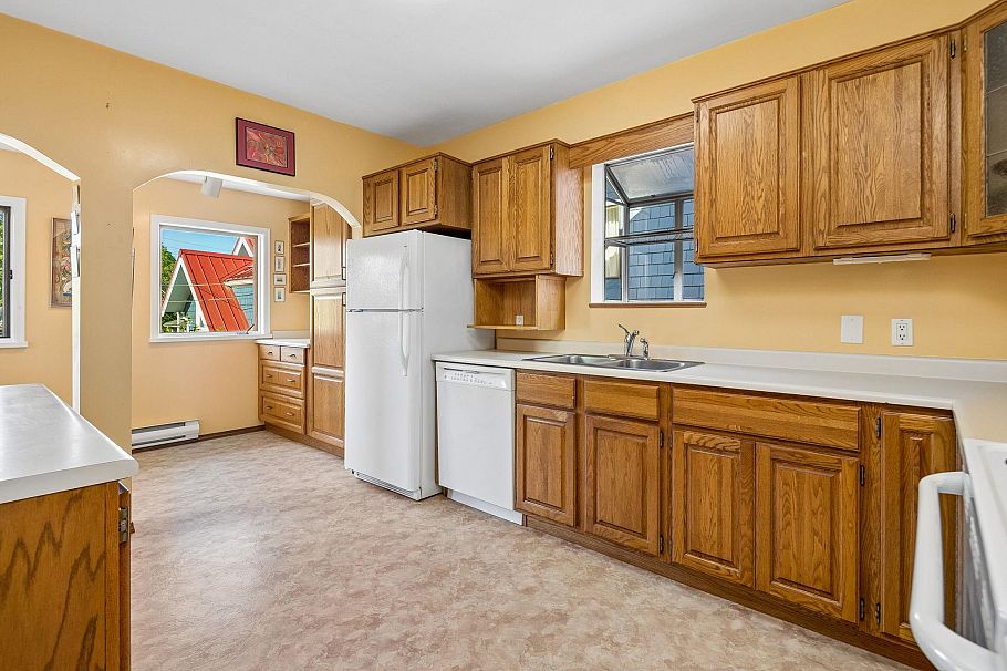 2211 Parker Street Vancouver, BC - 12