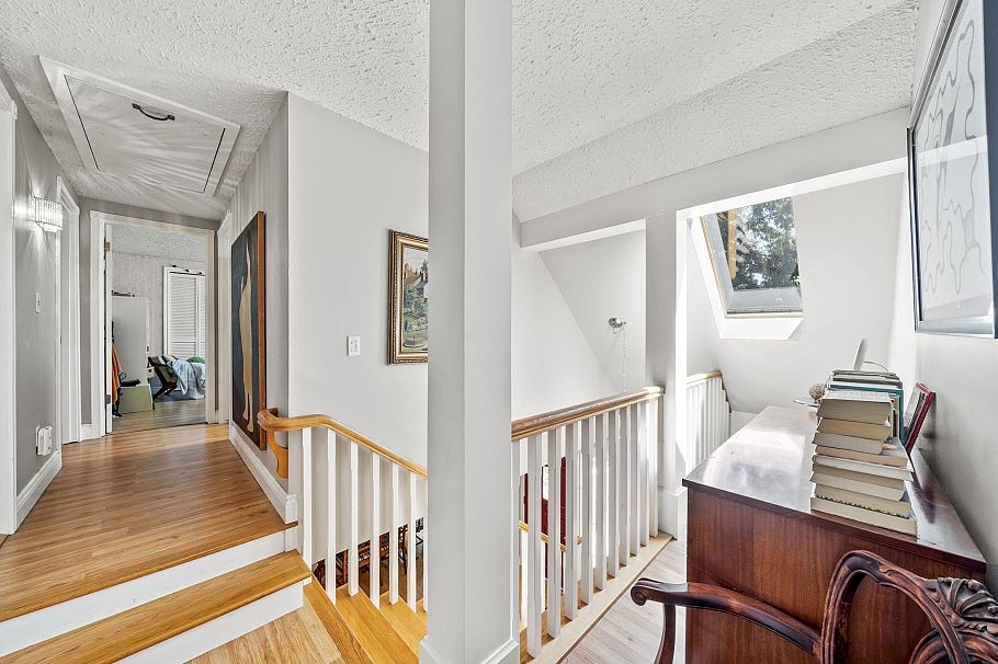 230 W 22nd Street North Vancouver, BC - 12