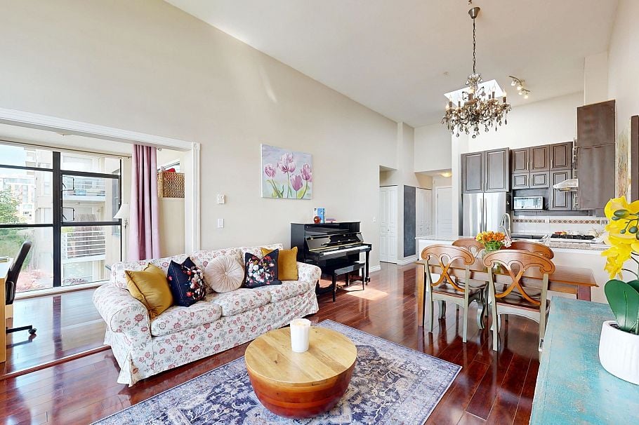 409 2181 W 10th Avenue Vancouver, BC - 1