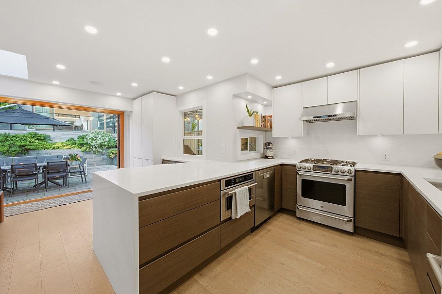 308 E 6th Street North Vancouver, BC - 13