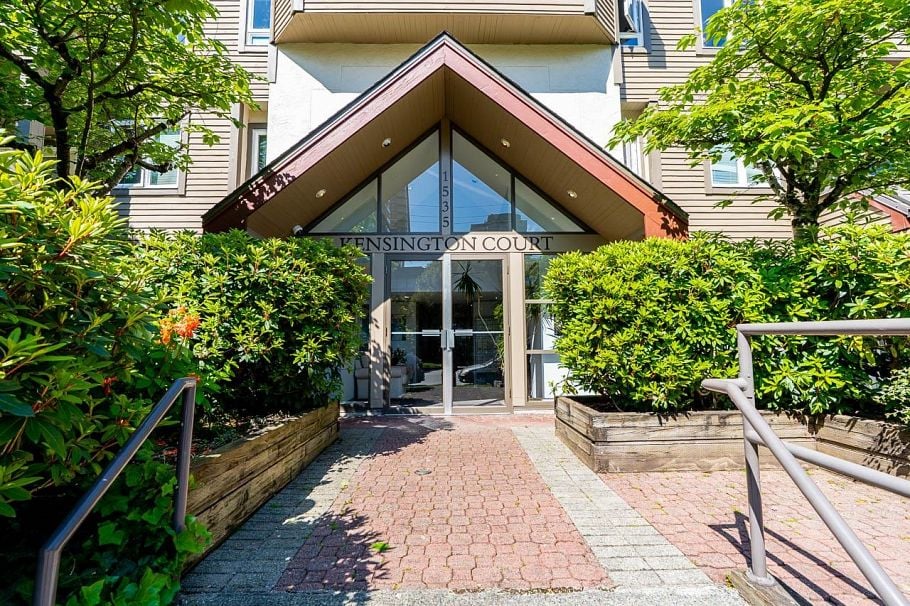 306 1535 Chesterfield Avenue North Vancouver, BC - 26