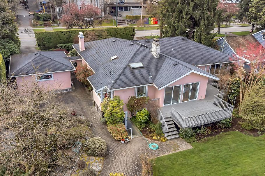1549 W 33 Avenue Vancouver, BC - 30