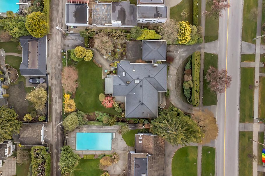 1549 W 33 Avenue Vancouver, BC - 31
