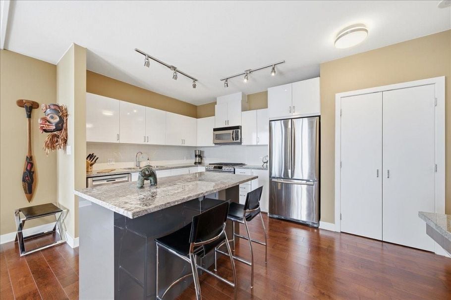 1601 155 W 1st Street North Vancouver, BC - 18