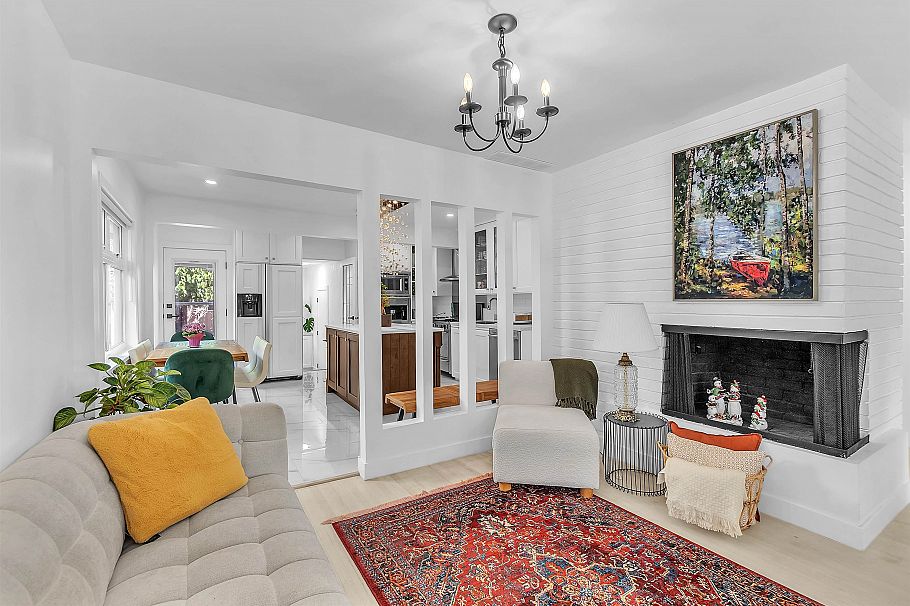 1698 Garden Avenue North Vancouver, BC - 2