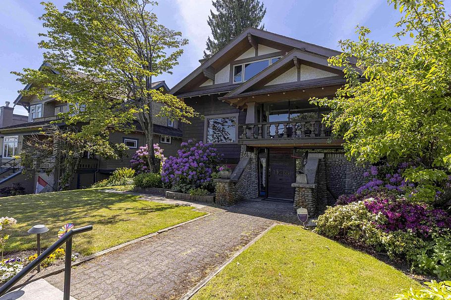 1986 W 35th Avenue Vancouver, BC - 2