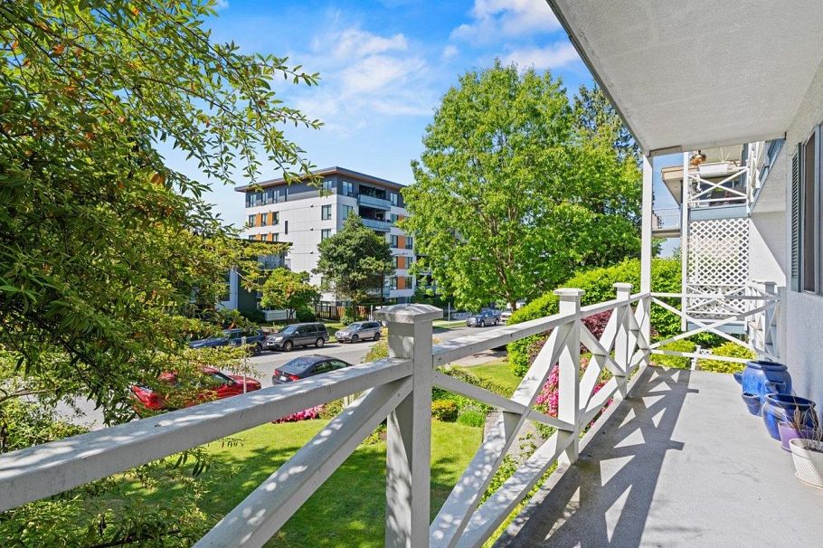 5 140 E 20th Street North Vancouver, BC - 5
