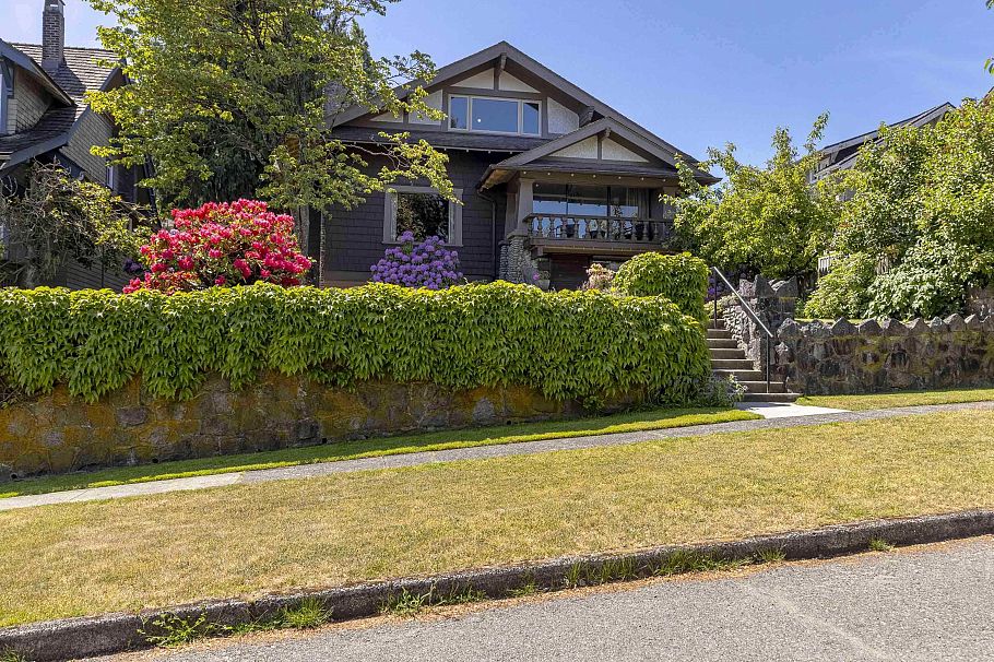1986 W 35th Avenue Vancouver, BC - 4