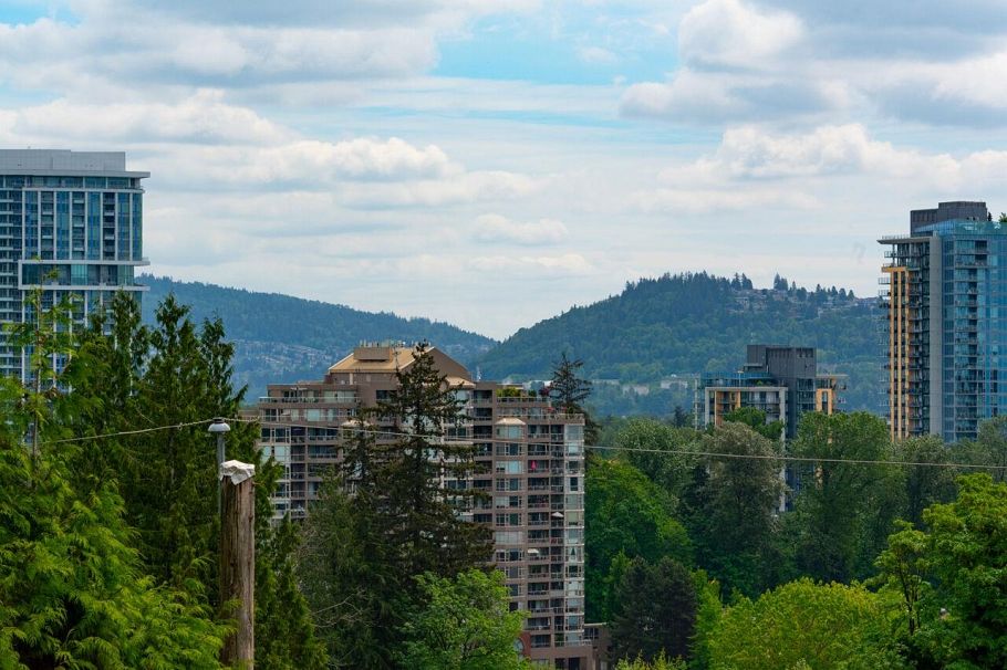 1185 Cloverley Street North Vancouver, BC - 37