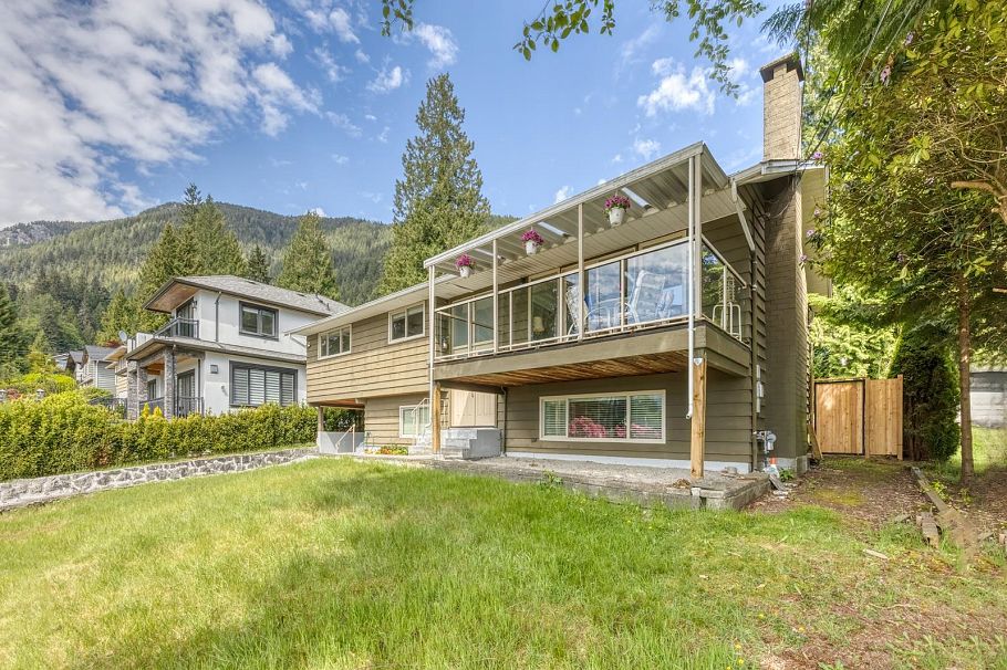 4902 Ranger Avenue North Vancouver, BC - 25