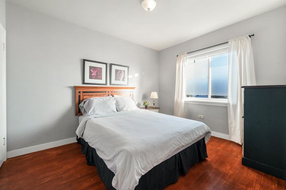 1032 E 49th Avenue Vancouver, BC - 8