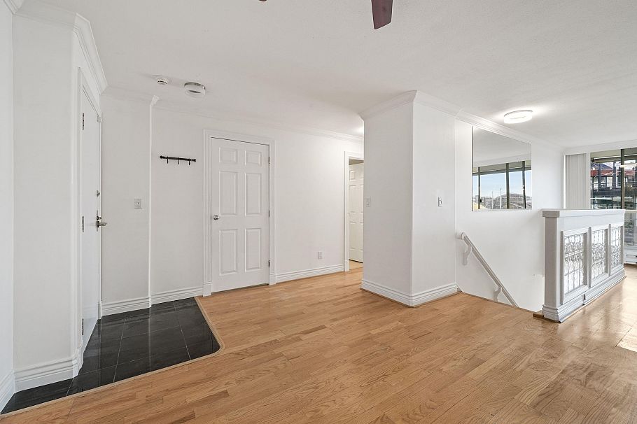 205 1600 Howe Street Vancouver, BC - 4
