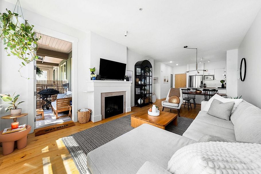 412 2601 Whiteley Court North Vancouver, BC - 8