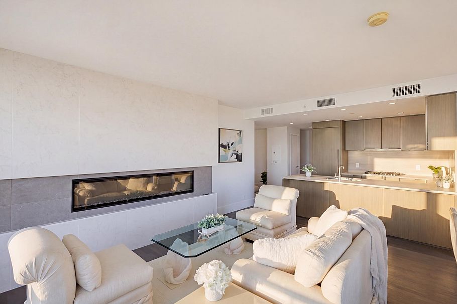 906 112 E 13th Street North Vancouver, BC - 27